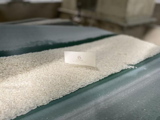 Vietnam Jasmine Rice Texture Soft Origin Vietnam Features Organic Shape long grain Color Ivory-white Shelf Life 2 years Max. Moisture (%) 5% max - Image 2