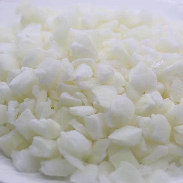 Industrial Grade White Onion Chopped Wholesale Supply – Carefully Selected Onions, Processed Under Strict Quality Control Standards, Uniform Cutting, Excellent Aroma Retention, Suitable for Frozen Food Manufacturing, Sauces, Soups, Ready Meals, and Bulk Food Production, Offered in Flexible Packaging Options with Consistent Availability and Competitive Export Pricing Global Supply Assurance Services - Image 2