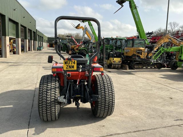 Kubota L1-552 Tractor (ST25925) - Image 3