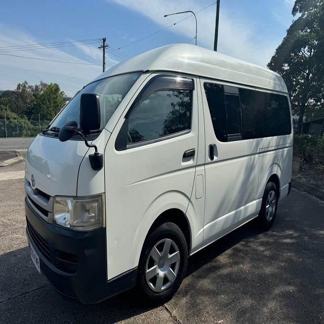 Quality Toyota Hiace Right Hand Drive Well Maintained Inside And Out No Accident History Ready To Drive No Work Needed - Image 3