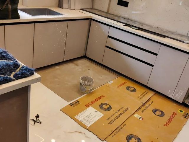 L Shaped Modular Kitchen Cabinet Material HDHMR Shutter Finish Glossy - Image 2