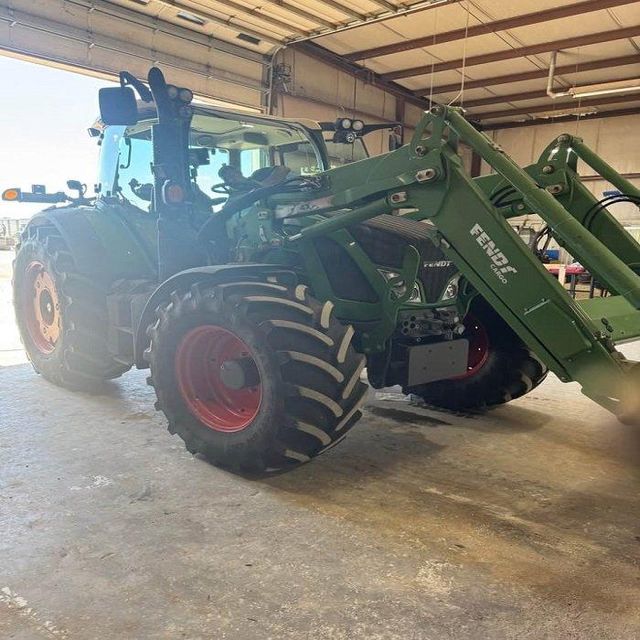 Powerful Fendt 513 Vario Tractor with for Engine Gear Drive 4WD High Productivity for Maximum Heavy Draft Power - Image 5