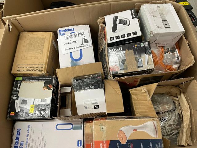 Liquidation Pallets Phone Chargers And Cables Wholesale Supply For Sale - Image 1