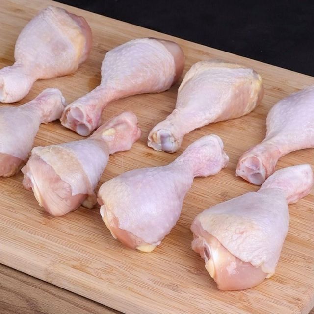 High Quality Frozen Chicken Drumsticks Cutting BQF Process Vacuum Pack Calibrated 90 to 110g 10kg Carton For Food Service Hygienic Fresh Taste Supply - Image 3