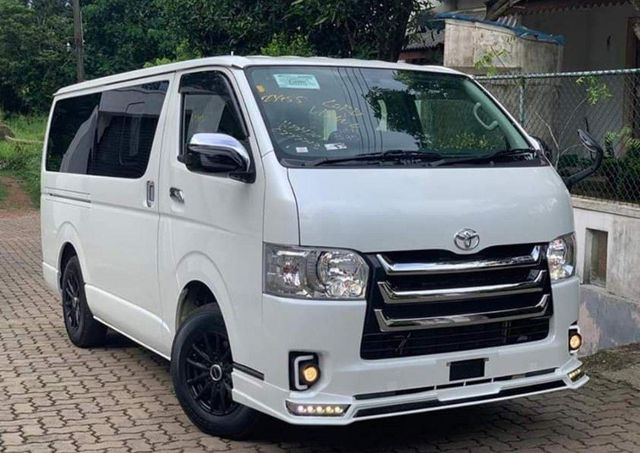 Toyota Hiace Fairly Used Excellent Condition Smooth Drive No Engine Issues Original Documents Ready Best Budget Price - Image 3