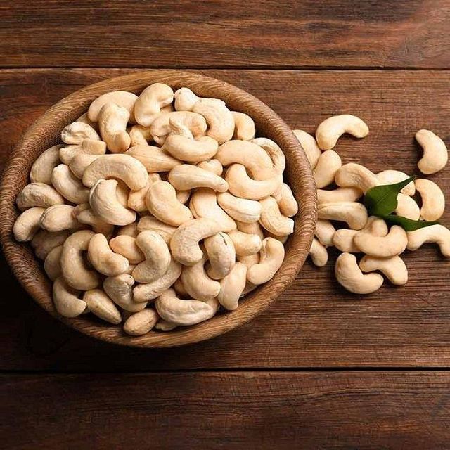 Wholesale Organic Raw Premium Dried Cashew Nuts Low Moisture Content Controlled Processing for Export Market - Image 2