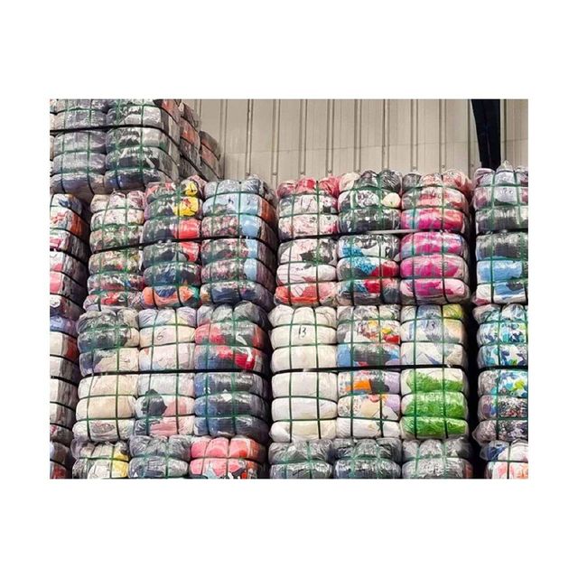 Used clothes fashion bundle pre owned clothing mixed styles wholesale deal - Image 4