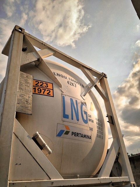 LIQUEFIED NATURAL GAS Grade methane (>90%) Packaging ISO TANKERS Storage Method Insulated Tanks Liquefaction Temperature -162°c - Image 2