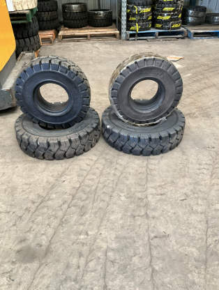 Factory Price Bias Industrial Tire Solid Rubber Forklift Tyres .Port tyre Mine mine tires engineering machinery radial tires block - Image 2