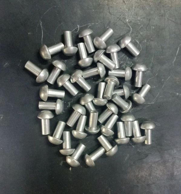 Round Head Aluminium Rivet, Size: 0.5 Inch L Color Silver Size 0.5 Inch L Head Shape Round Finishing Polished Material - Image 1
