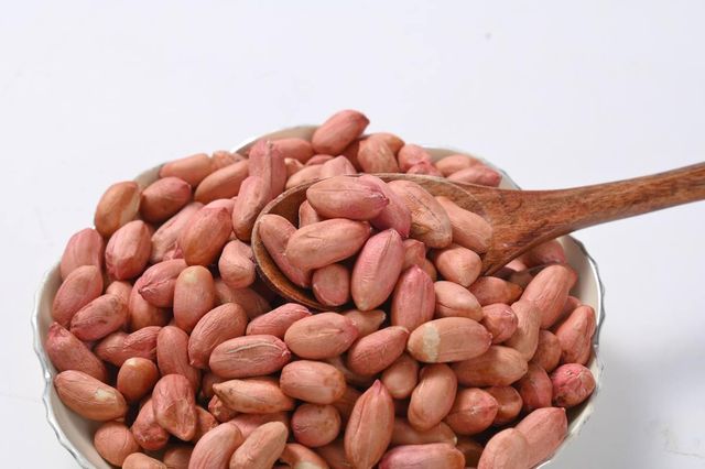 Carefully Sorted Dried Peanut Kernels From Tanzanian Groundnuts With Vacuum Packing For International Wholesale - Image 2