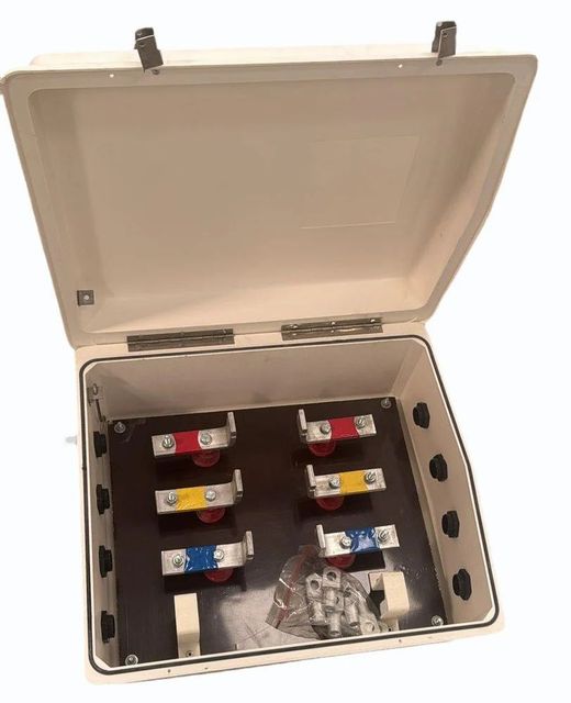 SMC LT FUSE BOX Cable Entry 4 Connection Type 8 Way Product Code SMCFUSEBOX Temperature Resistance 210 Inside Dimensions - Image 1