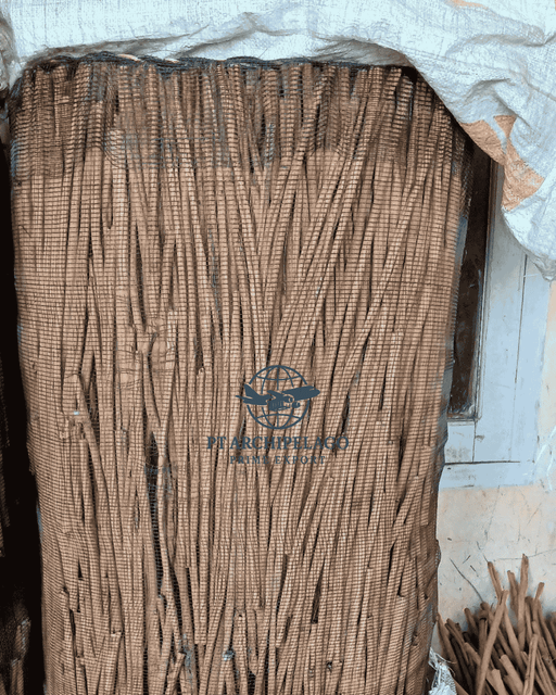 cinnamon bark / cassia / cassia cinnamon Color Greenish Yellow Certification By Request Weight (kg) 1.5 -2Kg/ Bunch Shelf Life 12 - 24 Month Depending On - Image 3
