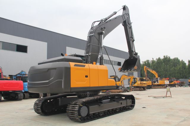 23 Ton Crawler Exavator, for Heavy-Duty projects, Earthmoving - Image 4