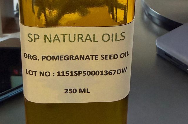 Pomegranate Seed Oil - Image 1