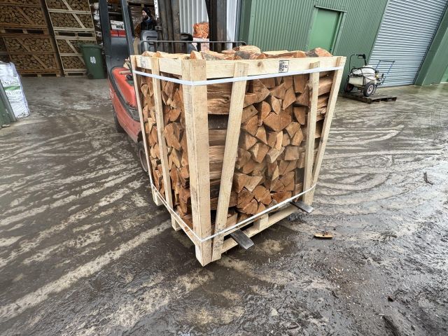 Buy Hornbeam Firewood Logs High Quality Kiln Dried For Clean Burning Heat And Reliable Fire Performance Perfect For Home Heating Camping And Cooking Use Fast Delivery Premium Quality Guaranteed - Image 4