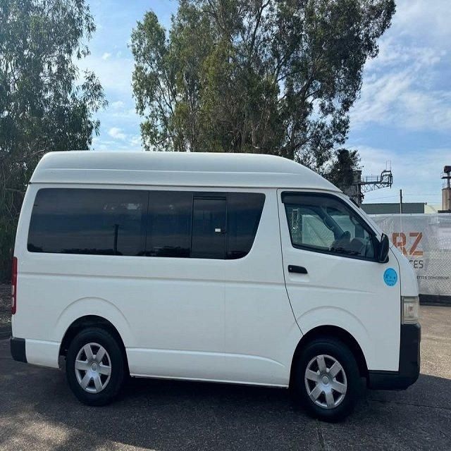 Modern Toyota Hiace Left Hand Drive Genuine Car No Hidden Problems Best Budget Price Limited Time Offer - Image 3