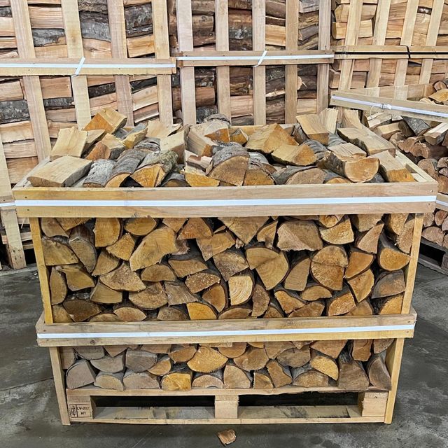 Alder firewood logs ready to burn providing smooth heat and minimal smoke perfect for home fireplace or outdoor use Buy today with Fast Delivery and reliable Wholesale supply - Image 2