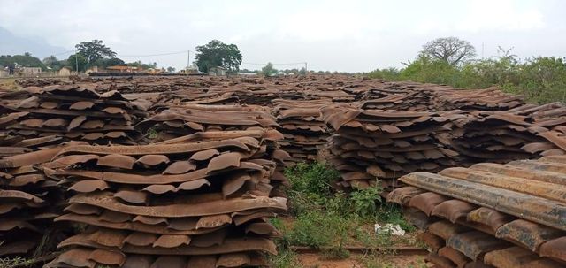QUALITY USED RAIL SCRAPS FOR SALE HELLO MY FRIEND Purity 99.9% Elongation 35% Conductivity 100% Troy Ounce 31.1035gms Breaking Load 1000 Kg+ - Image 3