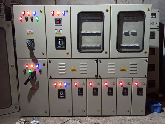 LT Distribution Box Power 100 Brand KDE IP Rating 42 Phase Three Phase Material CRC SHEET Rated Voltage 415 V Connection Type 6 - Image 1