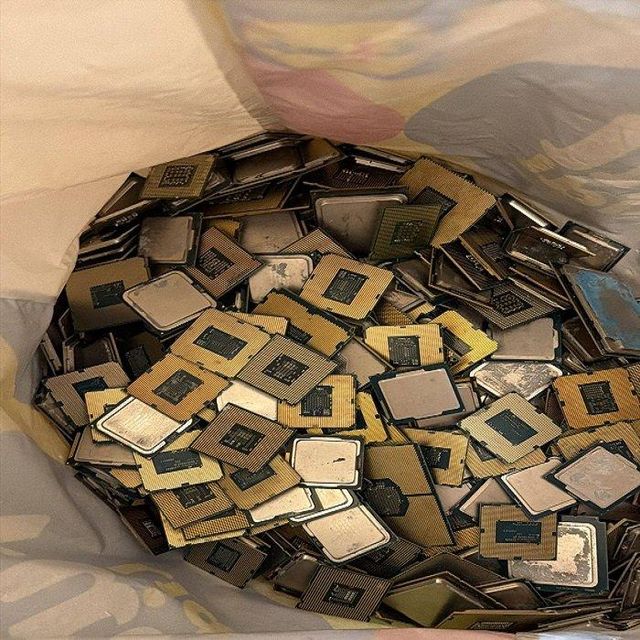 Retailer Of Pentium Pro Gold Ceramic CPU Scrap / High Grade CPU Scrap For Sale At Wholesale Prices - Image 3