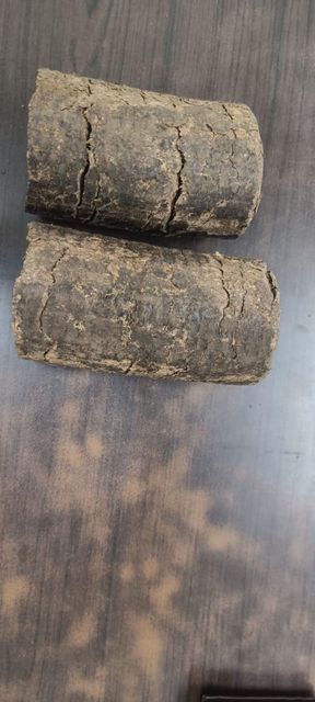 Briquette - Image 1