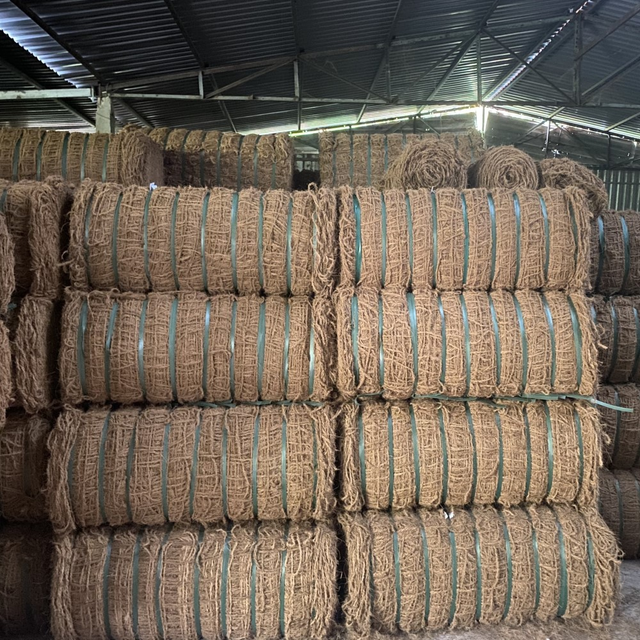 Coconut Coir Net - 2mx20m, Natural Erosion Control Size 2m x 20m Feature Eco-Friendly Place of Origin Vietnam Manufacturer Viet - Image 3