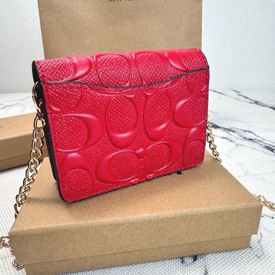 Medium Corner Zip Wallet in Signature Leather Red CV414 Outlet New Wallets - Image 5