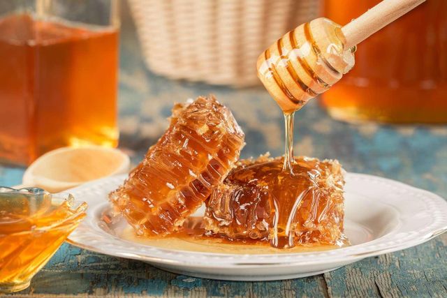 100% Natural Liquid Comb Honey Pure and Pure Dried Liquid Form Packed in Bulk Bottle - Image 4