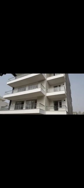 Transparent Tempered Glass Railing Position Stairs Color Transparent Usage/Application Home Glass Thickness 10-20 mm Glass Type Tempered - Image 1