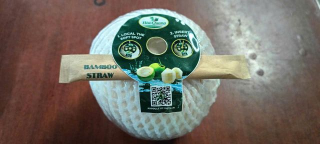Easy diamond coconut + bamboo straw Grade Class A Origin Vietnam Storage Temperature +2c Type XIem variety coconut Net Weight Per Carton 8kg - Image 3