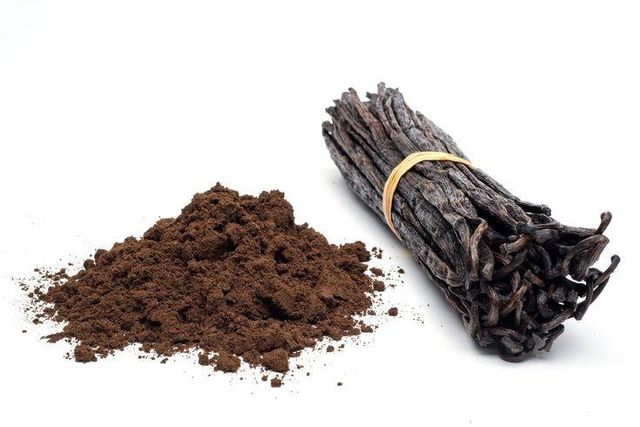 Vanilla Pods Origin Uganda Form Vanilla Powder, Whole Pods - Image 1
