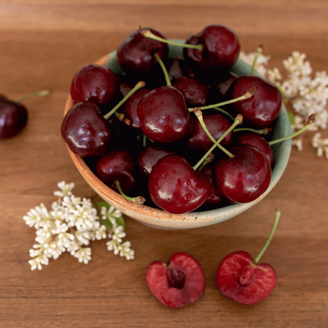 Organic Fresh Cherry Fruit / Red Sweet Cherry High Quality Delicious 100% Natural Best Grade 25kg USA Origin - Image 3
