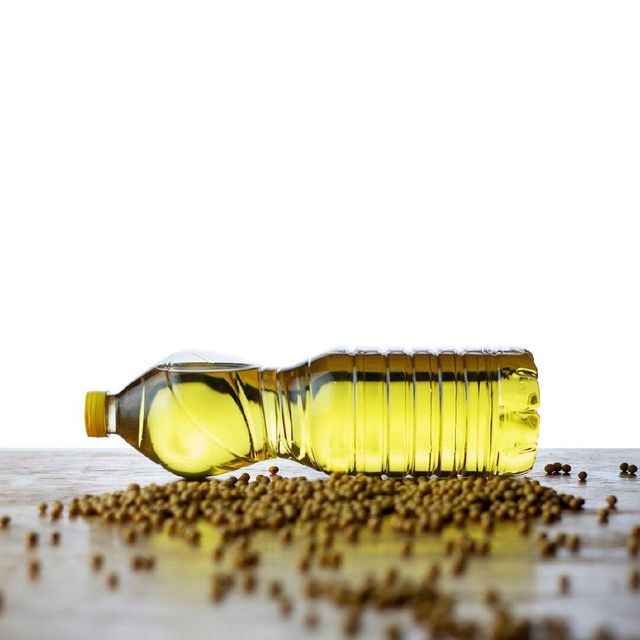 High Quality Refined Soybean Oil For Wholesale Food Production Companies Reliable And Clean Soybean Oil For International Buyers - Image 5