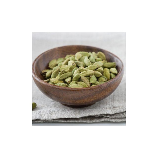 Premium green cardamom with strong aroma and rich natural flavor High quality green cardamom pods for cooking baking and beverages Export quality green cardamom for international spice markets Natural green cardamom with high oil content and fresh fragrance - Image 1
