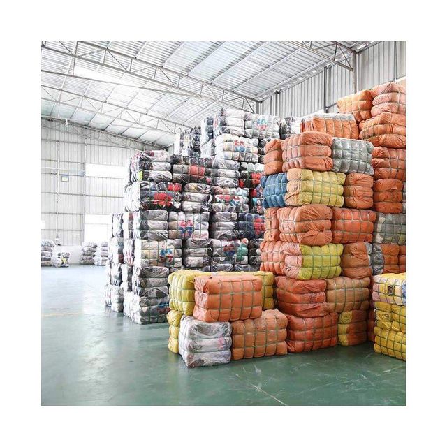 Quality pre owned garments used clothes for resale market bulk deal - Image 3
