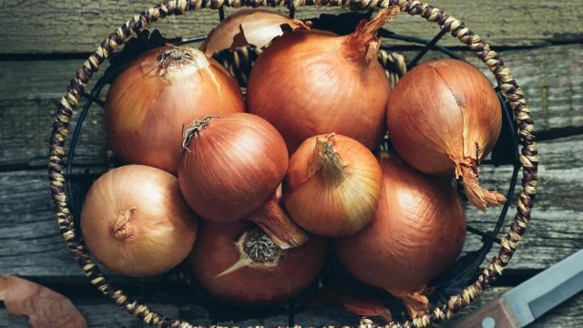 Premium Fresh Onions For Market Supply With Firm Bulbs Clean Appearance And Strong Flavor Ideal For Grocers Traders - Image 4