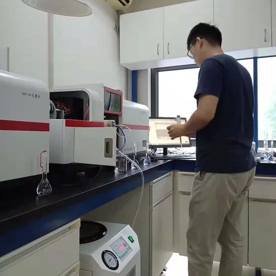 CE Certificate Brand Factory Atomic Absorption Spectrometer for Heavy Metal Glod Analysis - Image 1