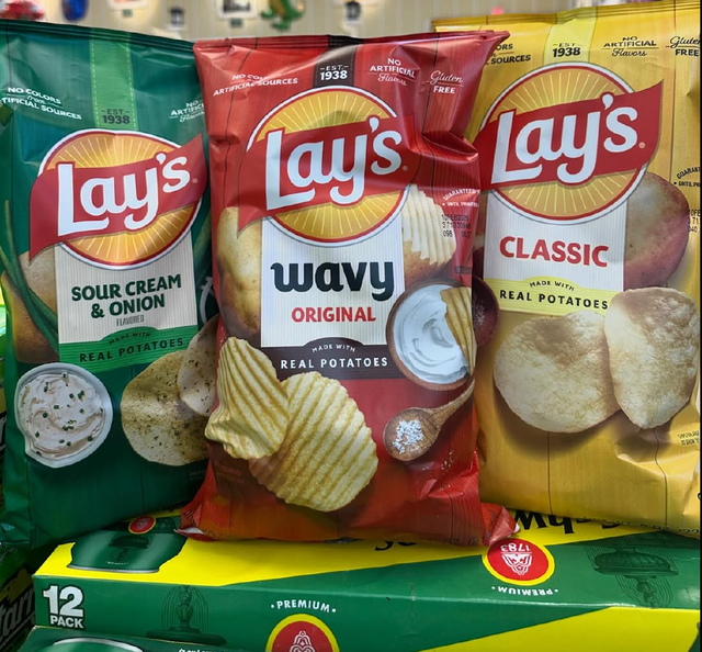 WORLD FAMOUS LAY’S POTATO CHIPS MADE FROM REAL POTATOES 130gx12 PACKS PER CARTON FOR SALE - Image 2