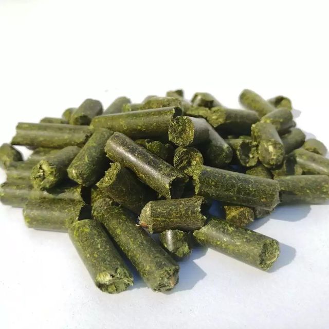Alfalfa Hay Bales/ Alfalfa Cubes/ Alfalfa Pellets Stock Available. Quality alfalfa hay bays / Alfafa pellets / Dehydrated Alfalfa cubes Quality Alfalfa Hay / Alfalfa Hay Pellets / Wheat bran pellets Cheap Alfafa Hay for Animal Feeding Stuff; - Image 4