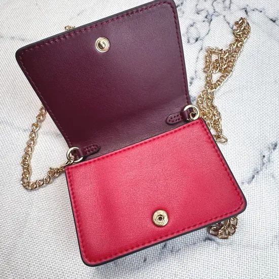Medium Corner Zip Wallet in Signature Leather Red CV414 Outlet New Wallets - Image 6