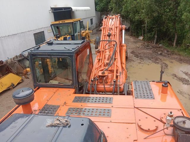 TATA Hitachi zx370 Excavator - Image 2