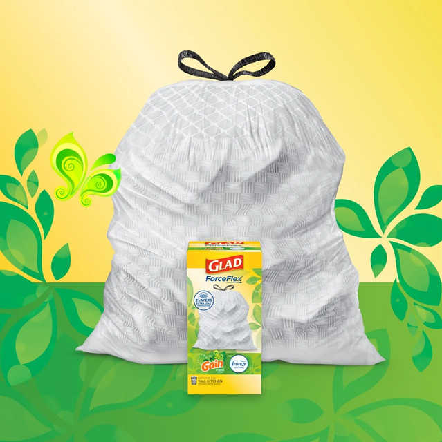 Glad Tall Kitchen Drawstring Trash Bags - Odorshield 13 Gallon White Trash Bag, Febreze Fresh Clean, 110 Count - Image 4