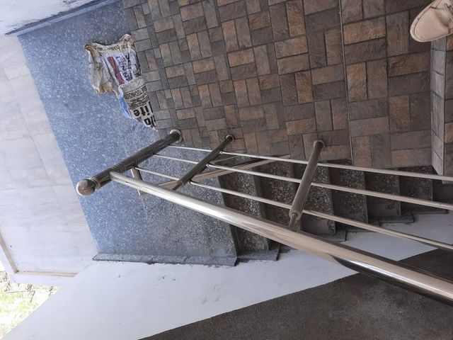 Silver Stainless Steel Staircase Railing, For Home Y 20 Width 3 To 30 Ft Usage Residential Number Of Doors 2 Height 3 To 20 - Image 8