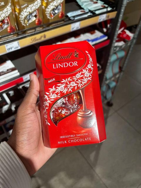 Fresh Lindt Chocolate Delicious Swiss Recipe Silky Texture Excellent Quality Wholesale Price Ideal - Image 4