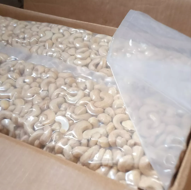 BUY W240 LARGE WHOLE CASHEW NUTS WITH BALANCED SIZE,TEXTURE AND VALUE BEST CASHEW NUTS FOR FOOD SERVICE - Image 3