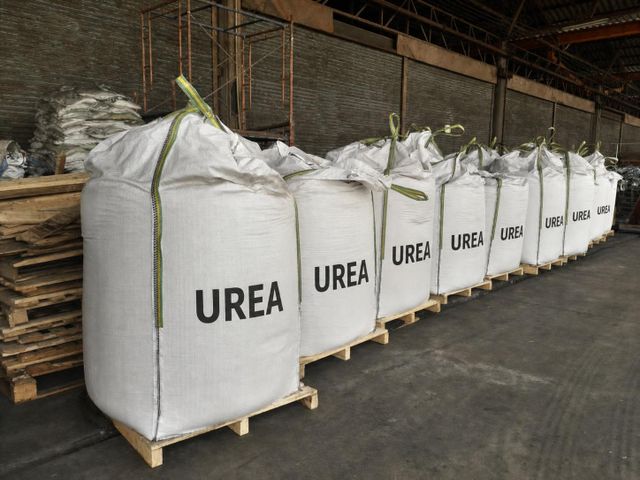 Premium Export Urea Fertilizer N46 with Controlled Moisture and High Nitrogen Efficiency High Efficiency Nitrogen Rich Urea Fertilizer N46 for Soil Fertility Improvement - Image 3