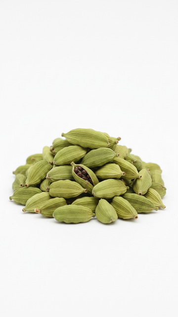 Green Cardamom Form Whole Delivery Form Bag Flavor Rich Flavor Color Vibrant Green Essential Oil Content High Aroma Strong Natural Aroma - Image 1