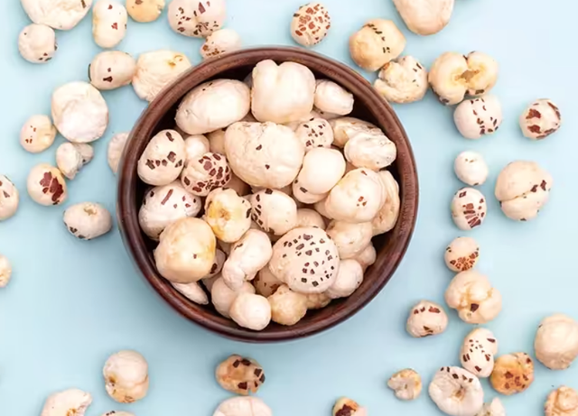 Fox Nuts (Makhana) Flavor Natural Calorie Level Low Shelf Life One Year Grade All (3, 4, 5, 6) Antioxidant Content High Place of Origin Darbhanga, Bihar - Image 2