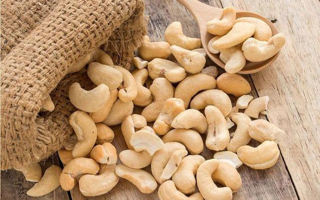 all types cashew nuts from Vietnam high quality at good prices Natural cashew nuts Fresh and dried cashew kernels – product photo 5, product detail gallery
